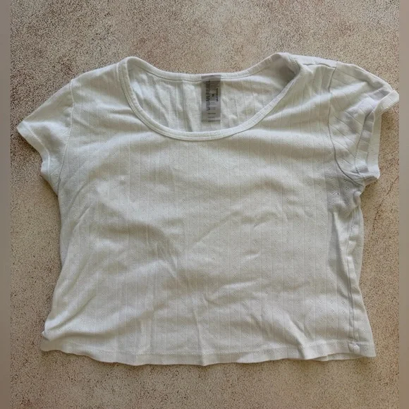 Women’s White Scoop Neck Short Sleeve Cropped Tee - Picture 1 of 4